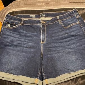 Like new size 20 Jean shorts. Only worn a handful of times.